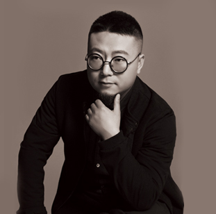 美術教研室主任 王曉東